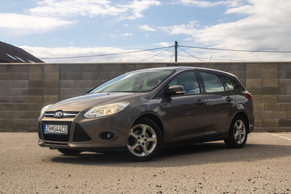 Ford Focus Kombi 1.0 ecoboost Trend /AJ NA SPLATKY/