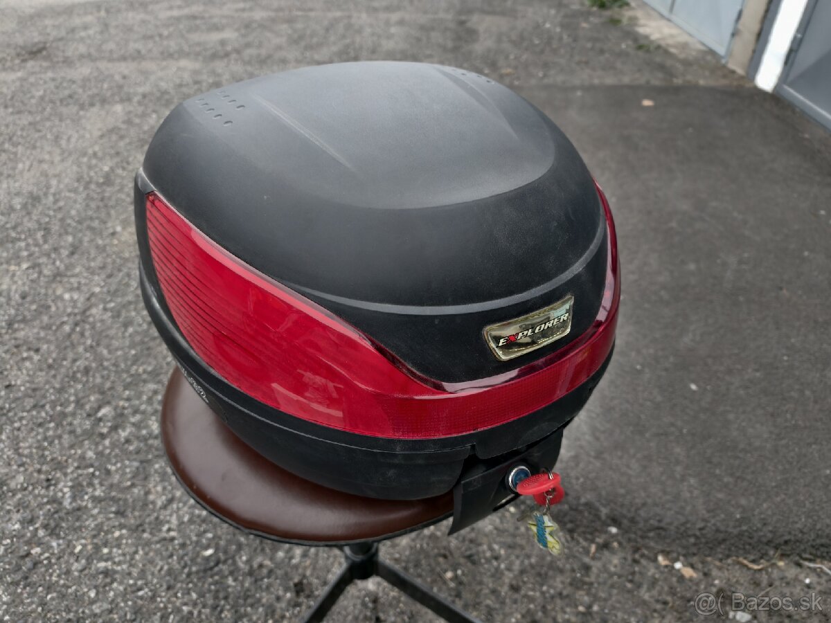 Zadny kufor na motocykel