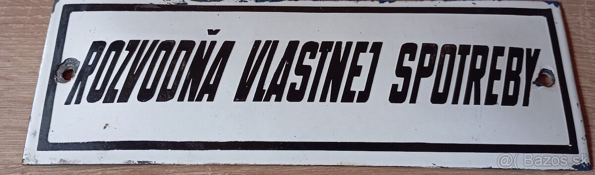 Predám smaltové staré tabuľky.