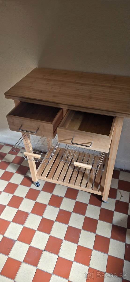 Kuchynský stolík