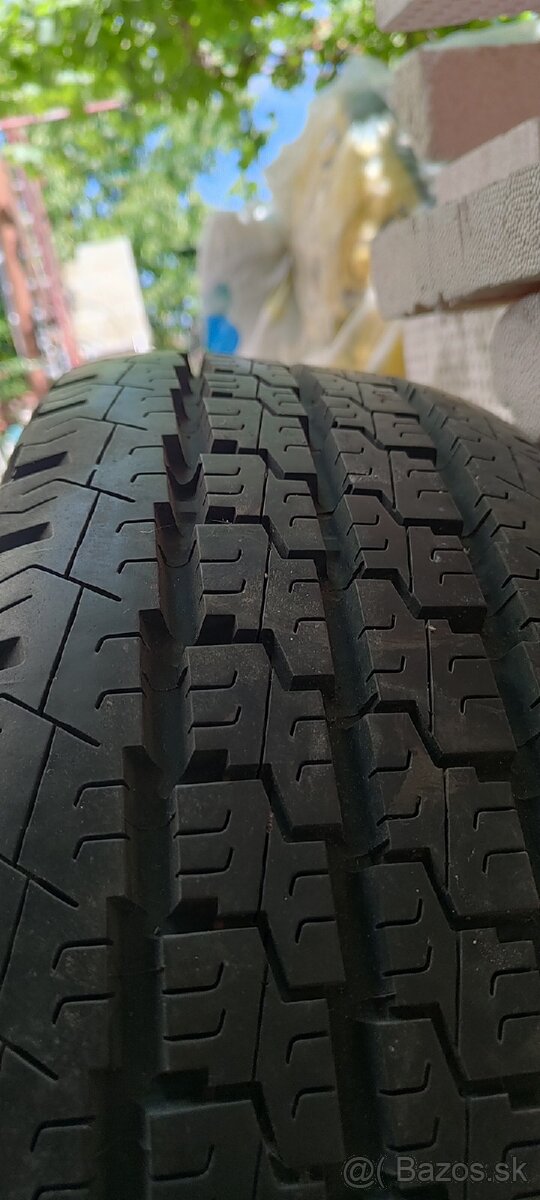 Michelin 215 70 R15C M+S
215/70 R 15 C 109 R letní
