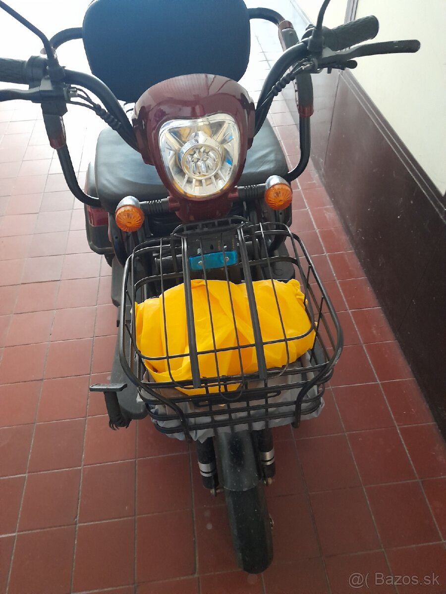 elektricka trojkolka pre seniorov