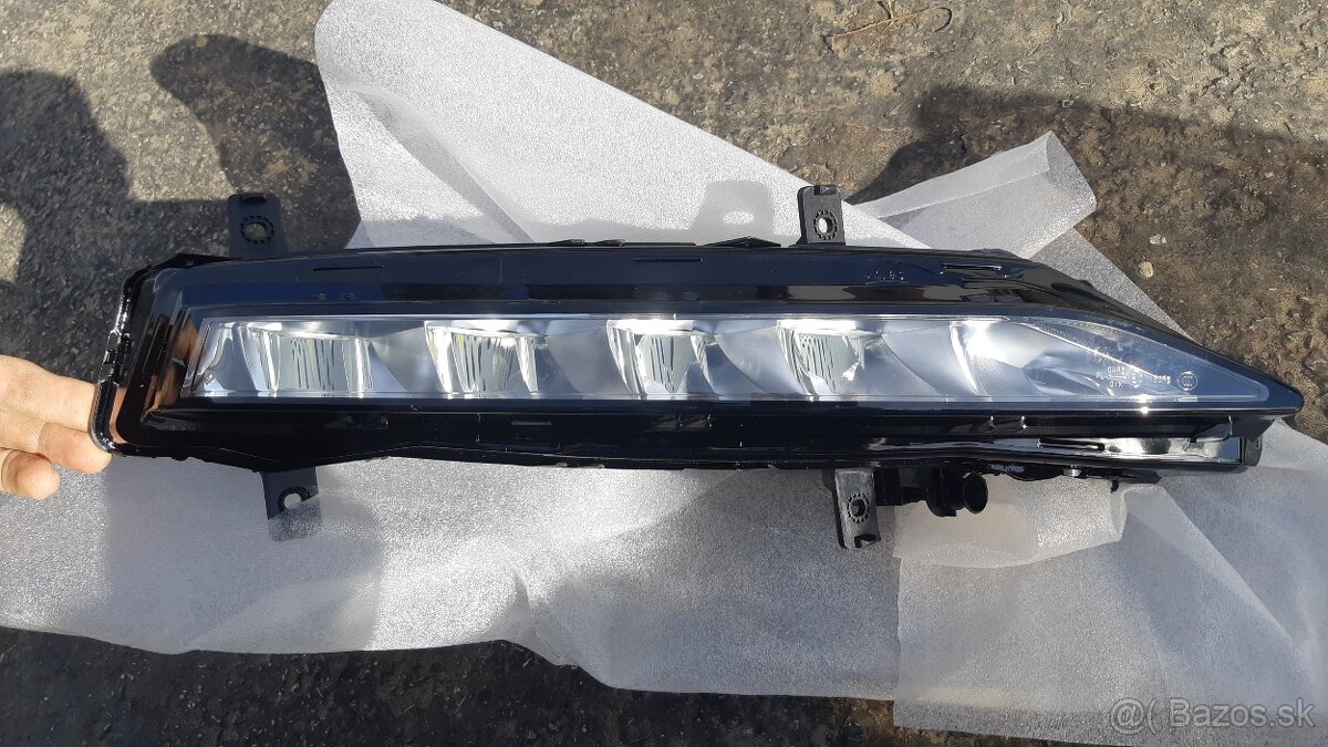 Predam LED hmlove svetlo Superb 3 po FL