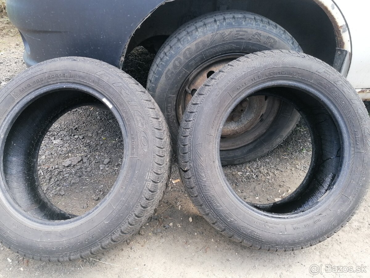 Predám 2ks pneu 195/60 r15