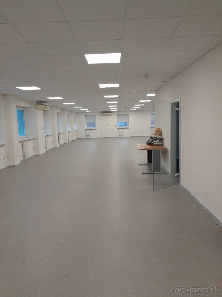 Prenájom kancelárskych priestorov Nitra centrum Vodná