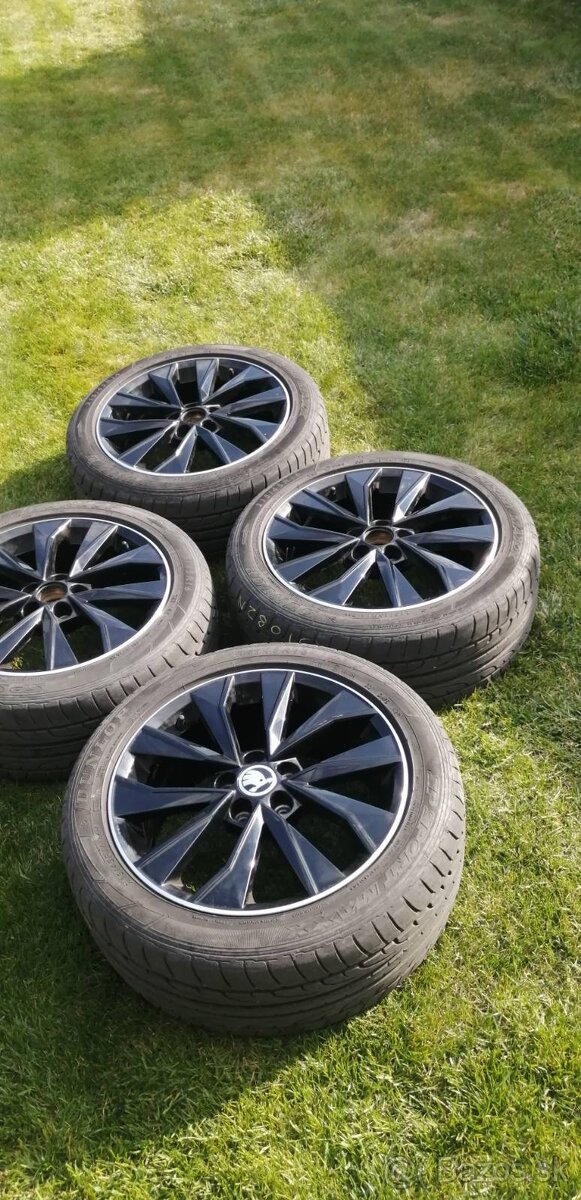 čierne R16" ŠKODA 5x100 Fabia pneu 215/45 R16 Dunlop
