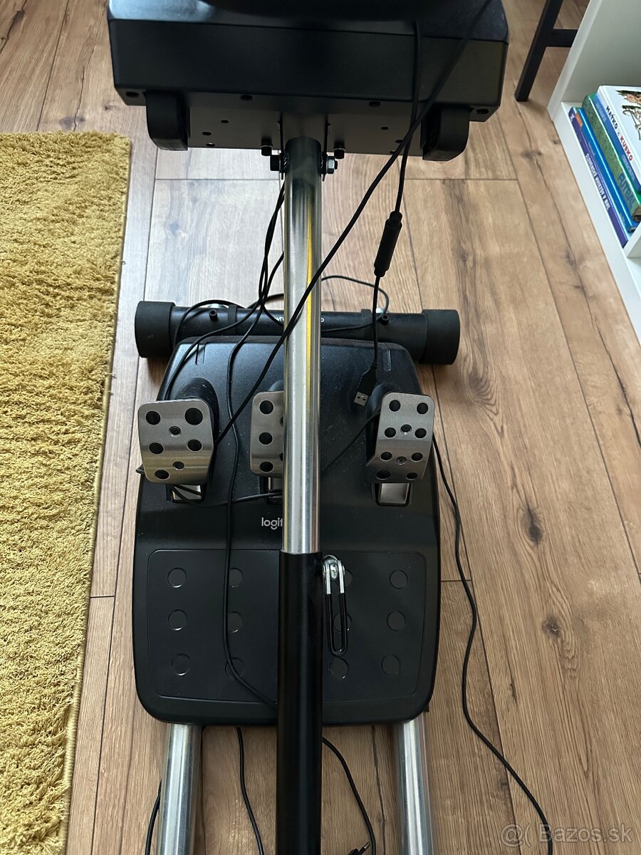 Volant Logitech G920 pre Xbox One + stojan