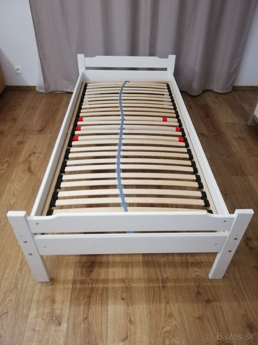 Posteľ