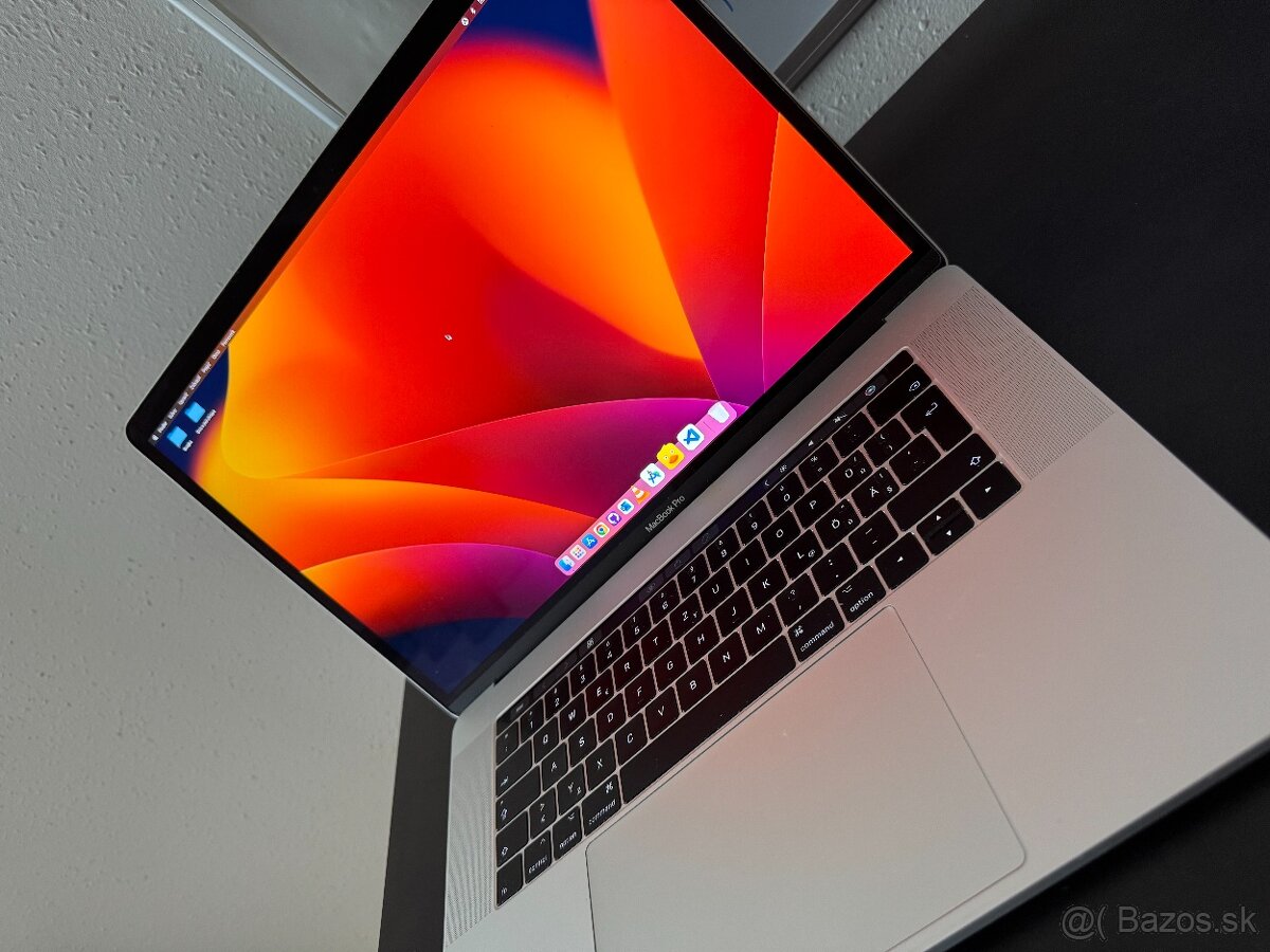 MacBook Pro 15" (2017) – i7, 16GB RAM, 500GB SSD