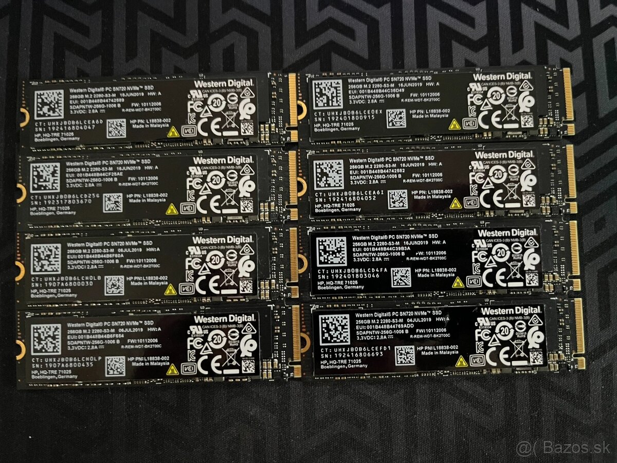 8x 256GB SSD NVMe / Western Digital Gen3 - 100% stav