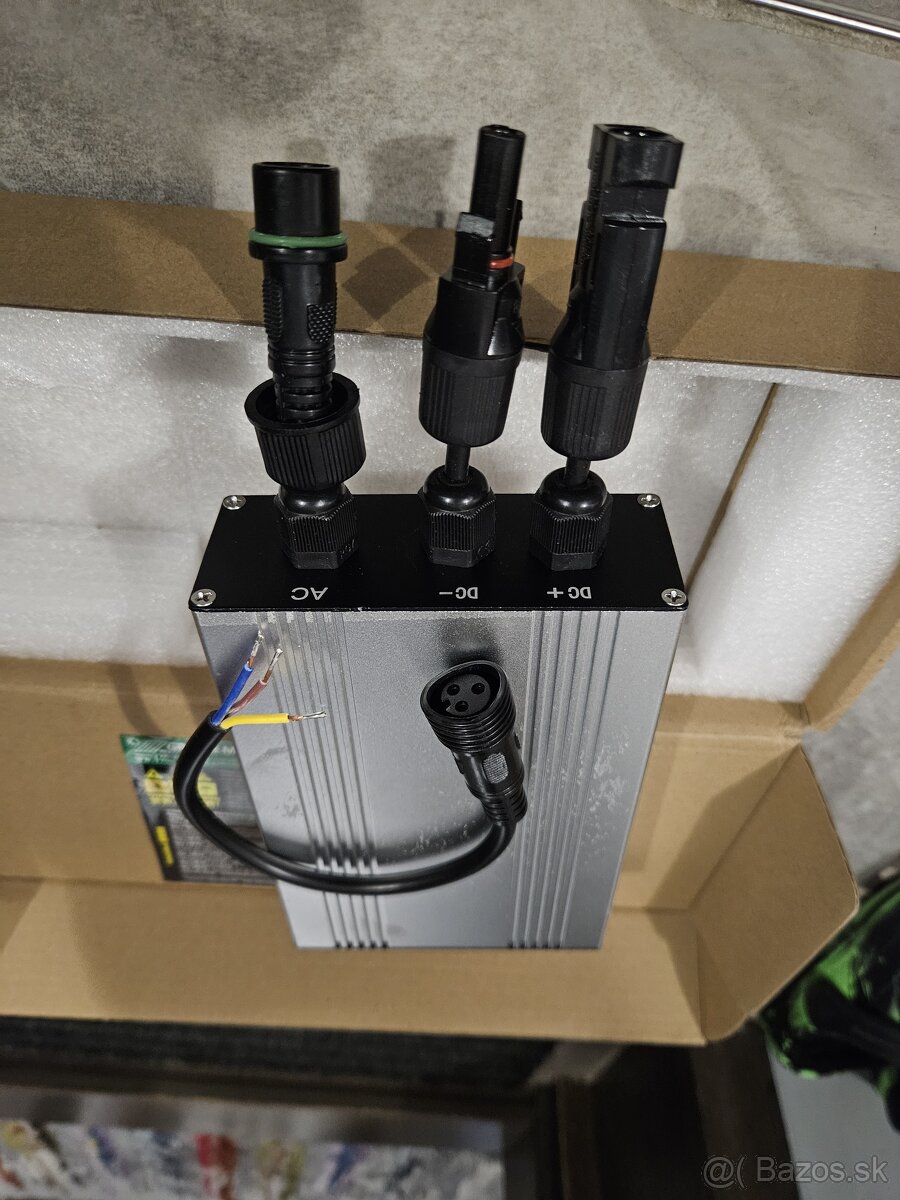 Grid tie inverter 700 W, solarne káble