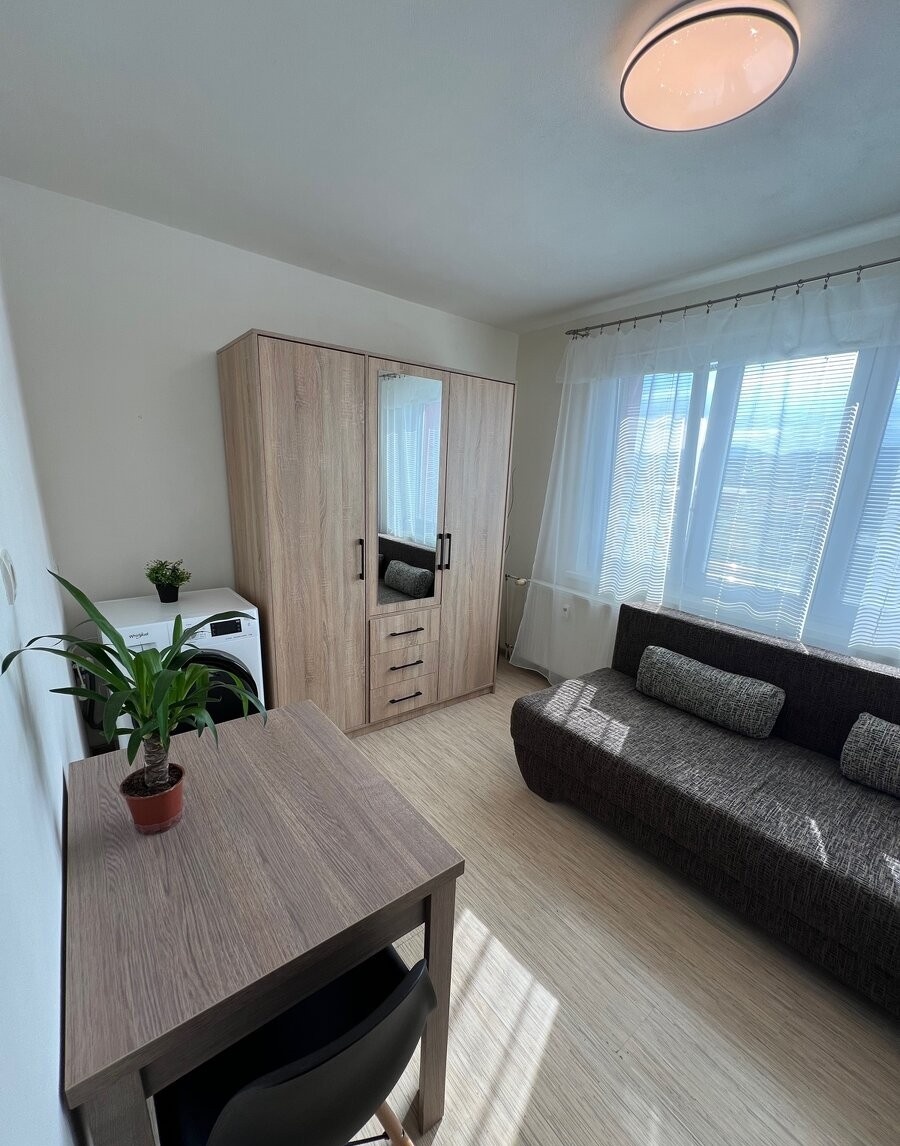 🏢 NA PRENÁJOM – 1-izbový byt na ul. M. Falešníka, Prievidza