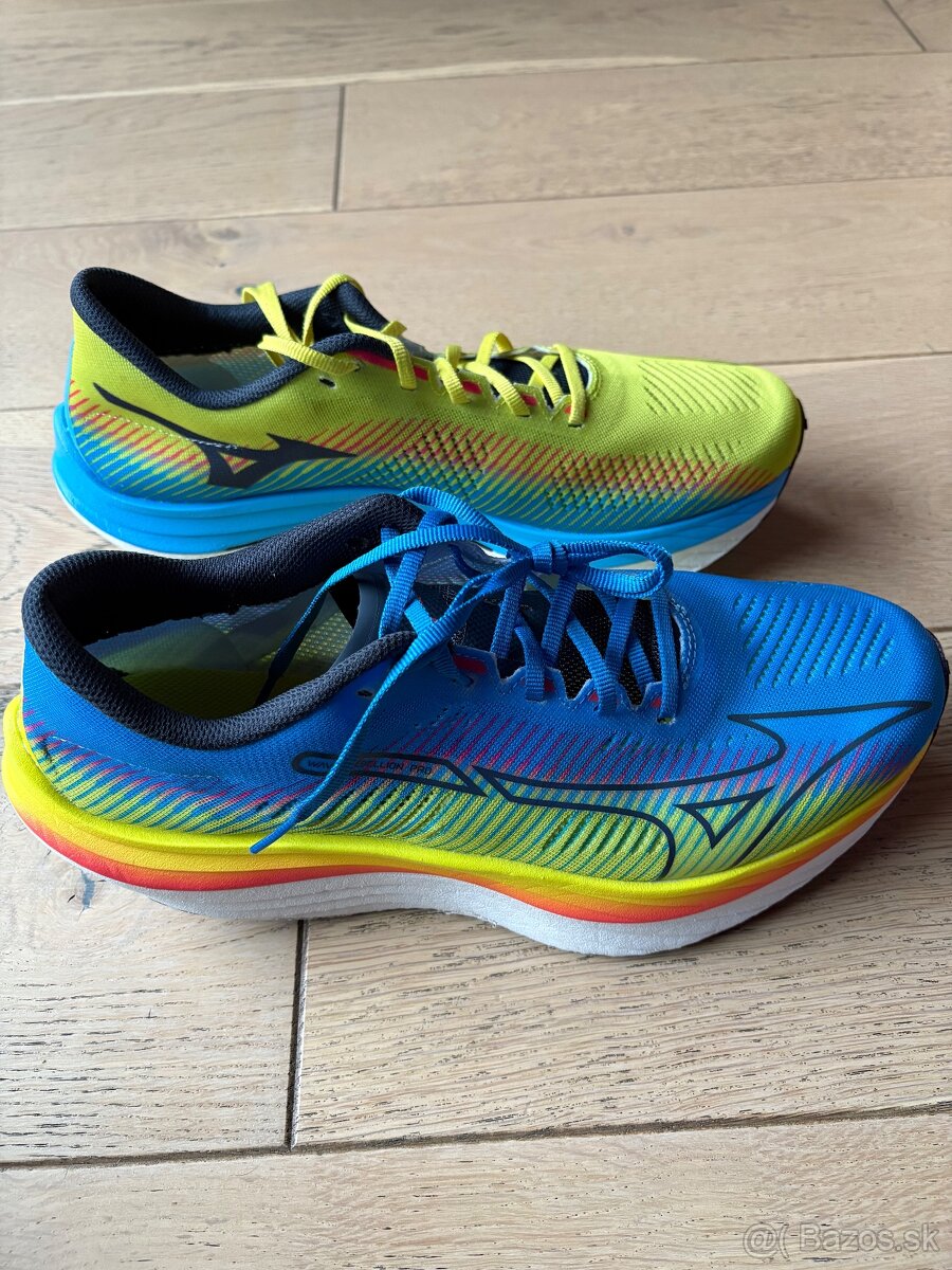 Pánske bežecké topánky Mizuno Wave Rebellion Pro