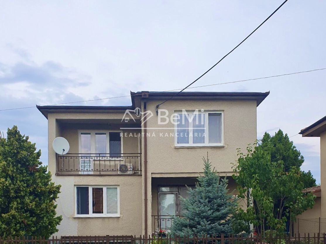 Priestranný 4-izbový rodinný dom v Malinove 005-12-NIBAa