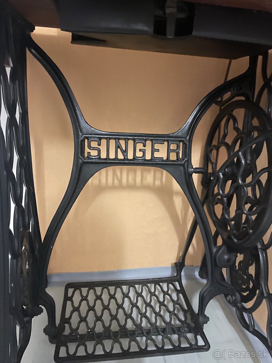 Starožitný šijací stroj Singer cca 1920