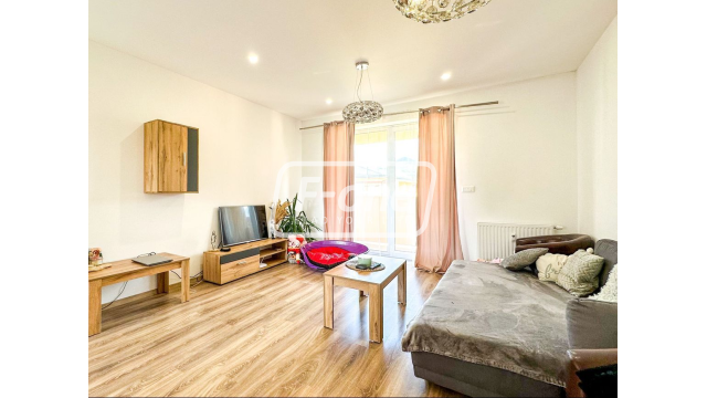 Prenájom | 2-izbový byt so zariadením a balkónom, KNM - Murg