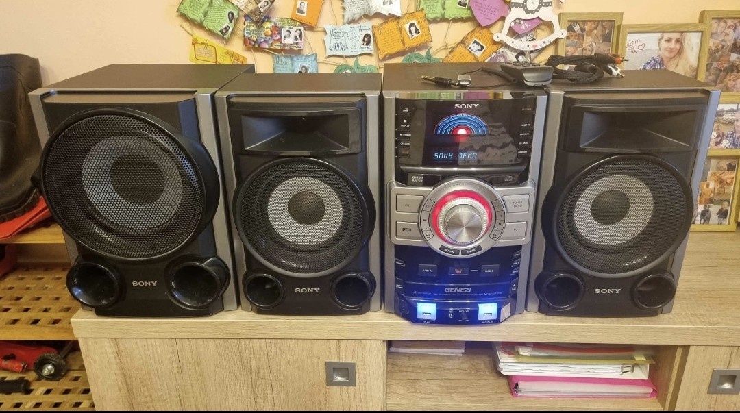 SONY MHC - GTZ3I 700W Hi-Fi
700 W Hi-Fi system