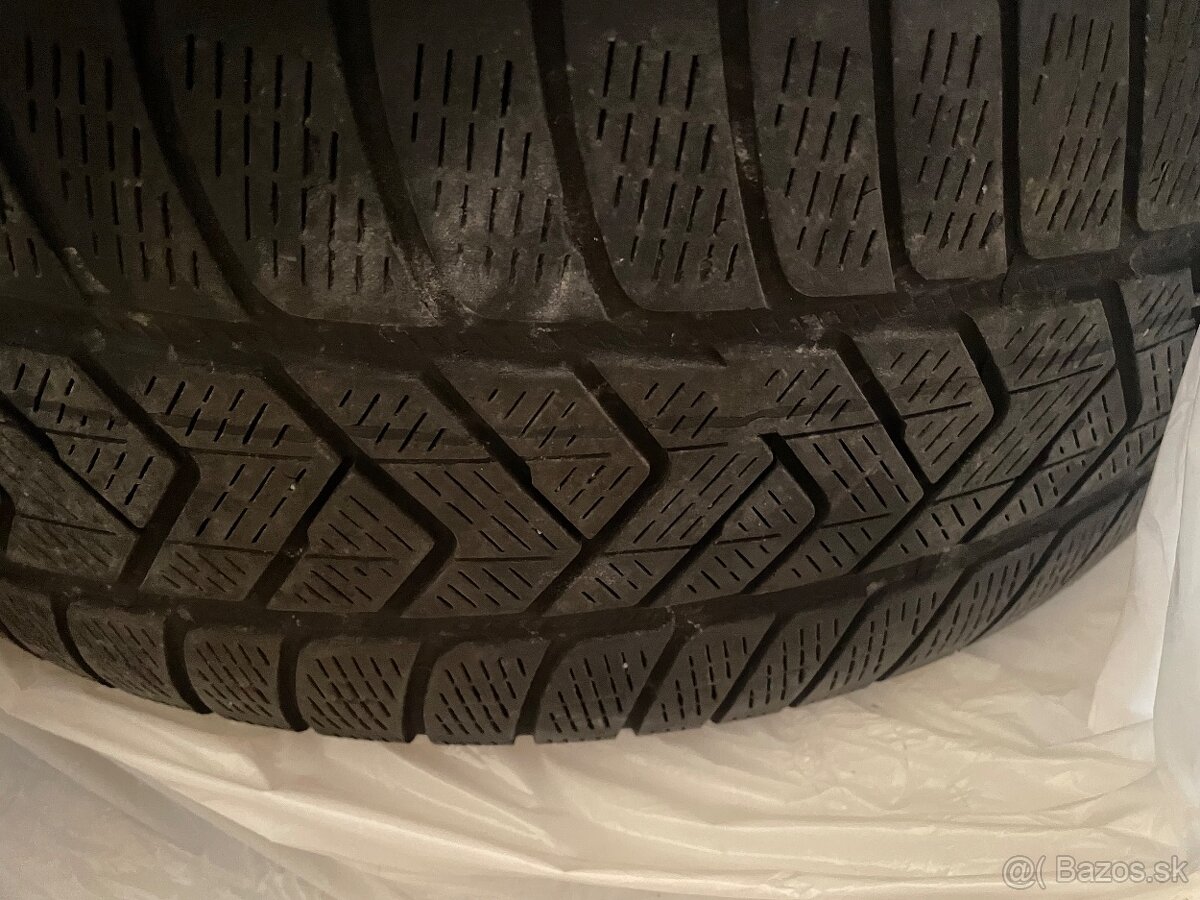 255/50R20 Pirelli Scorpion