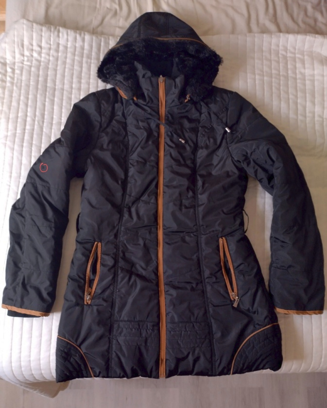 Čierna prešivana damska vetrovka značková Nature s kapucňou