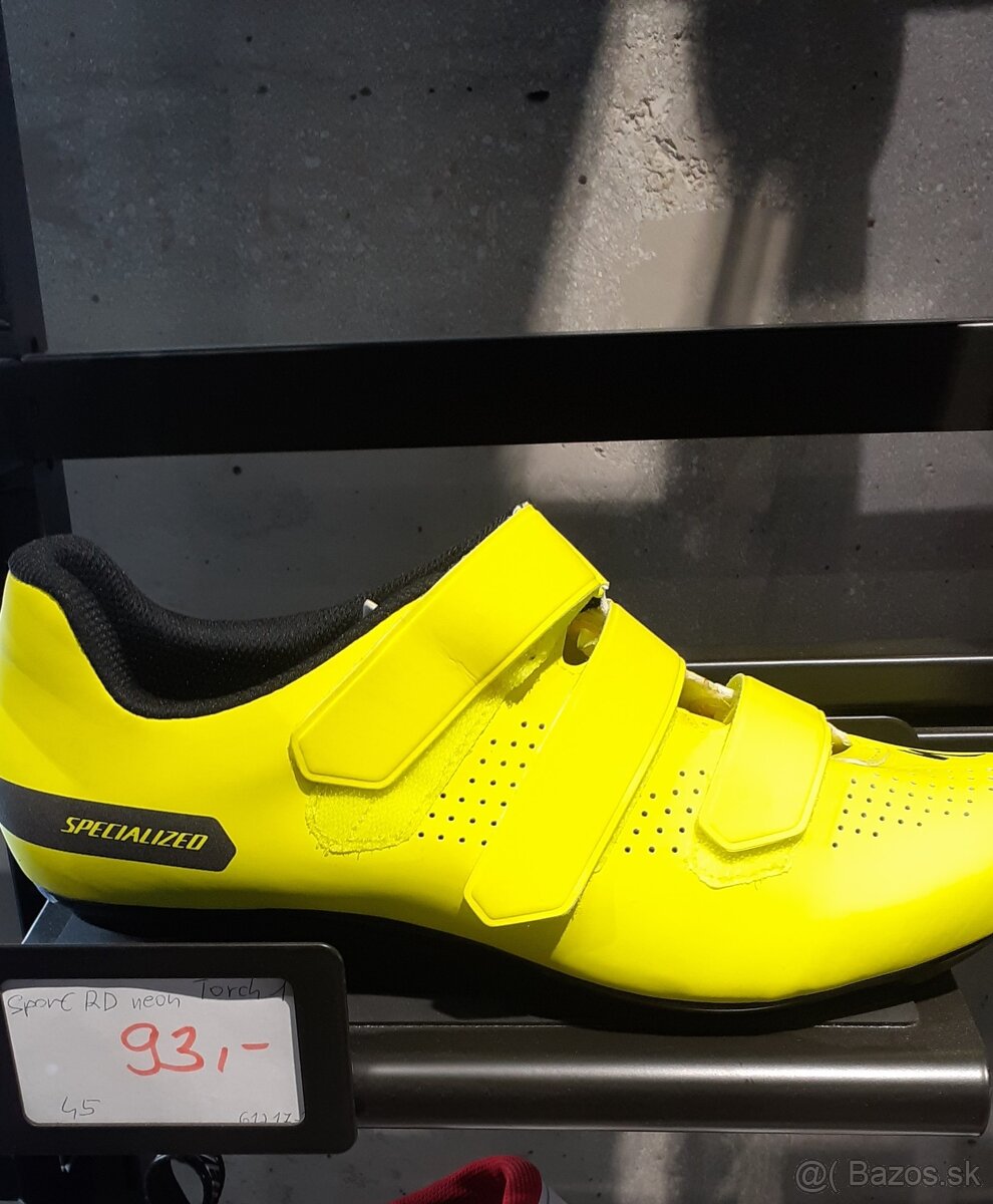 Tretry Specialized veľ. 42.