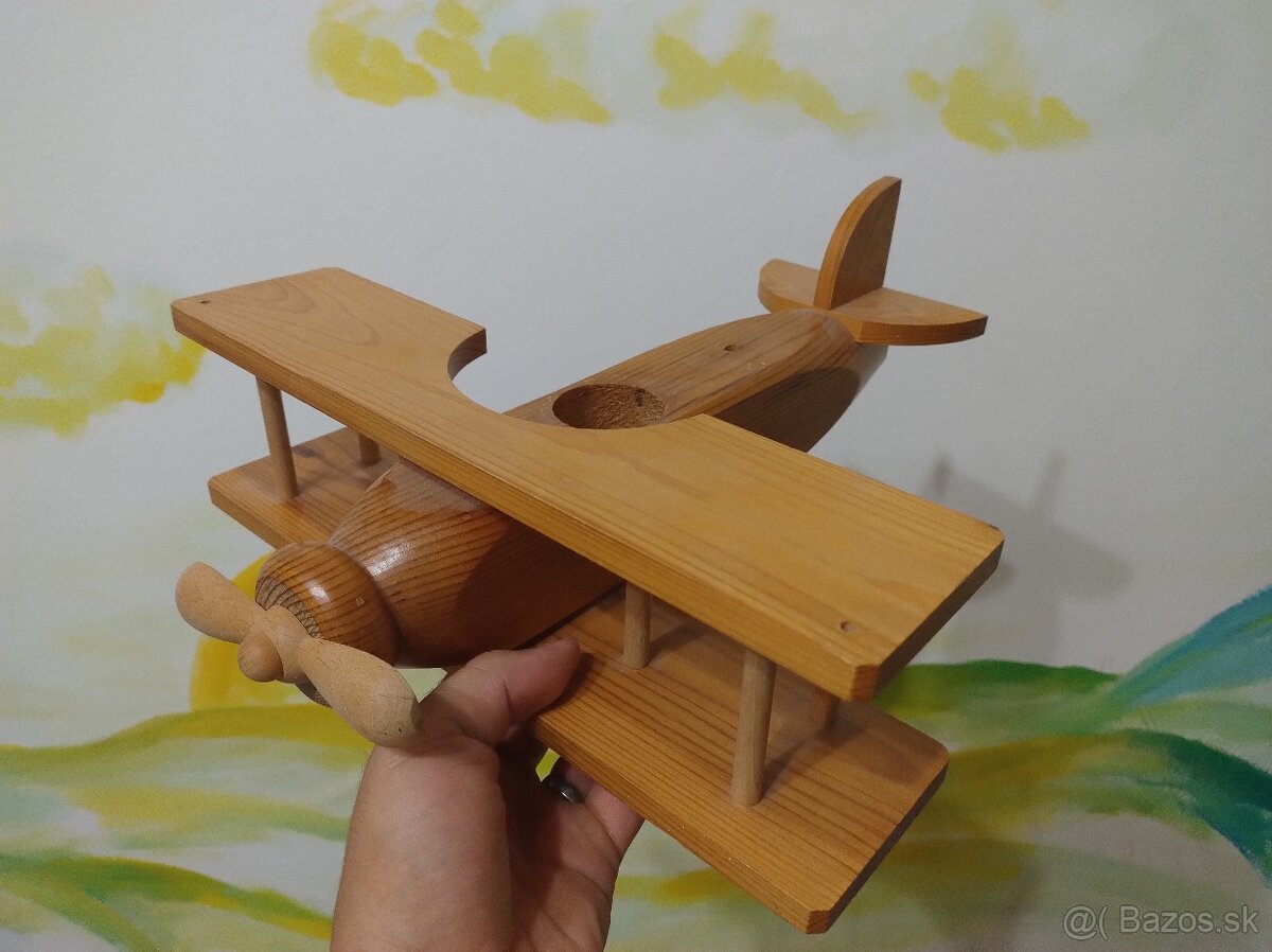 drevené lietadlo