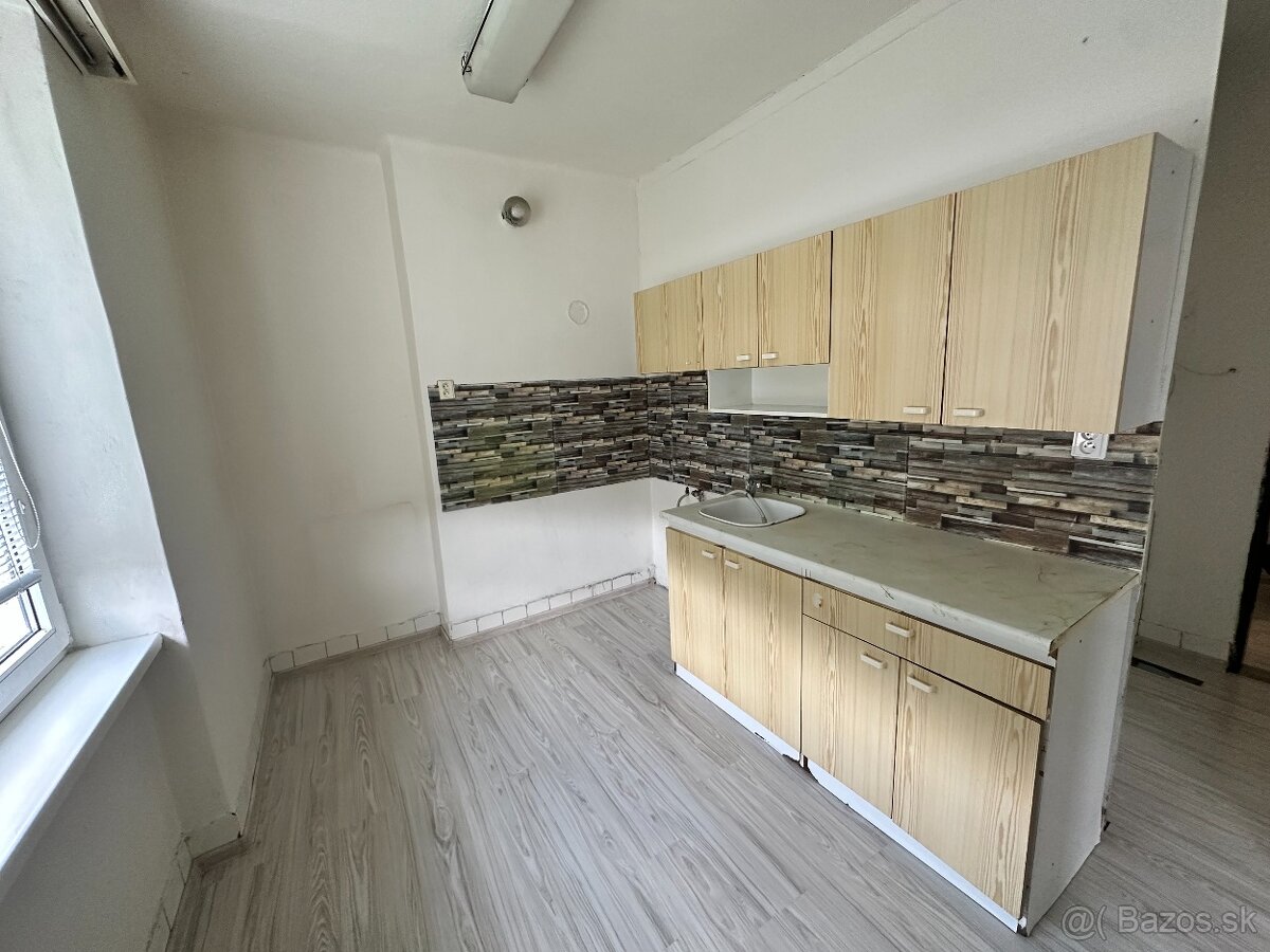 PREDAJ - 2 izbový byt, Letná ulica, Plešivec