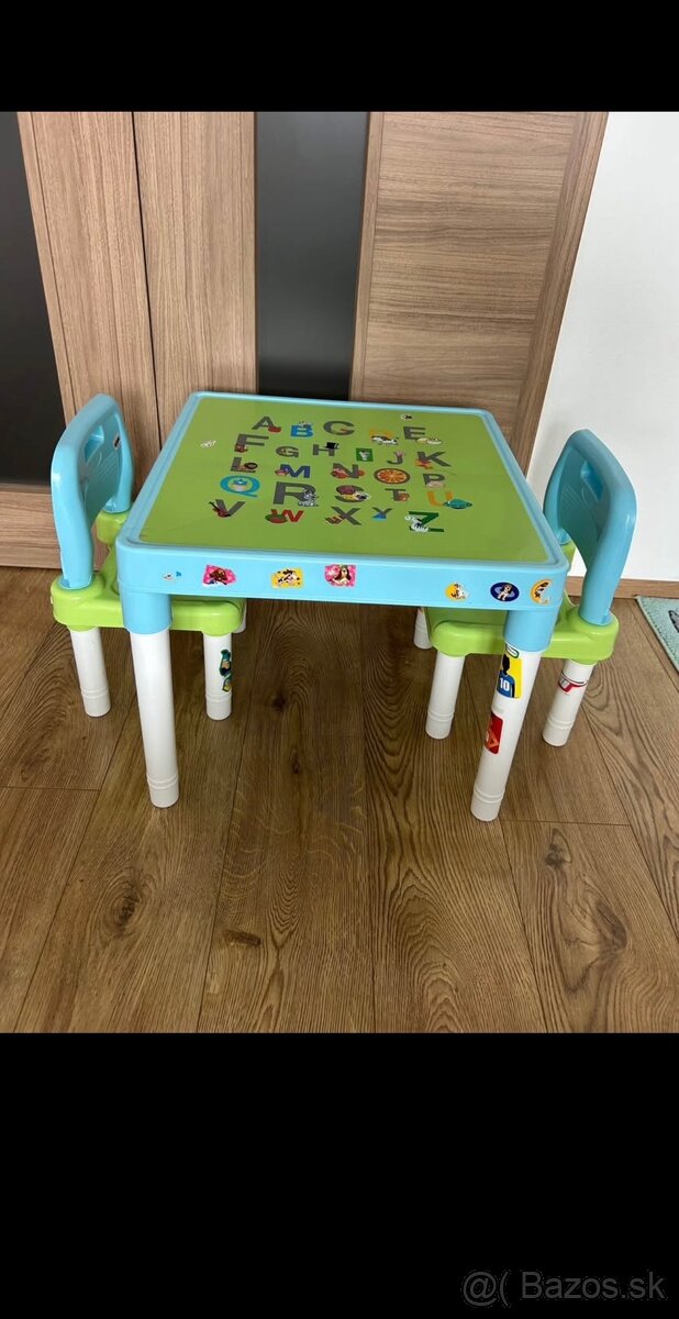 Detský stôl a stoličky