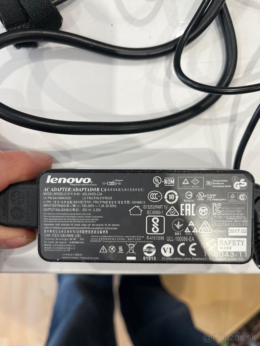 Lenovo adaptér