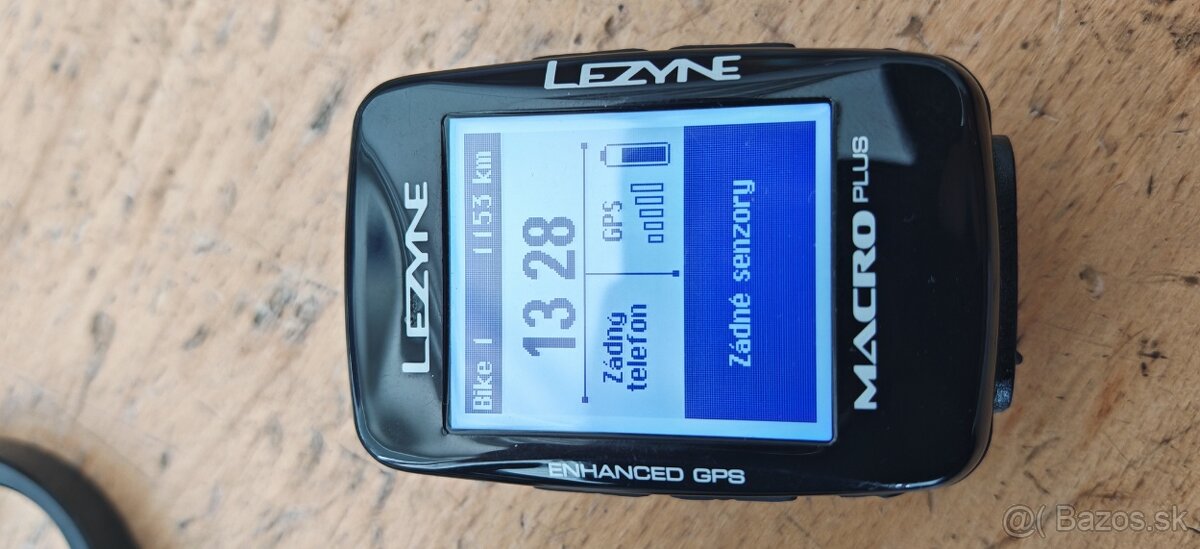 Cyklocomputer LEZYNE Macro PLUS GPS