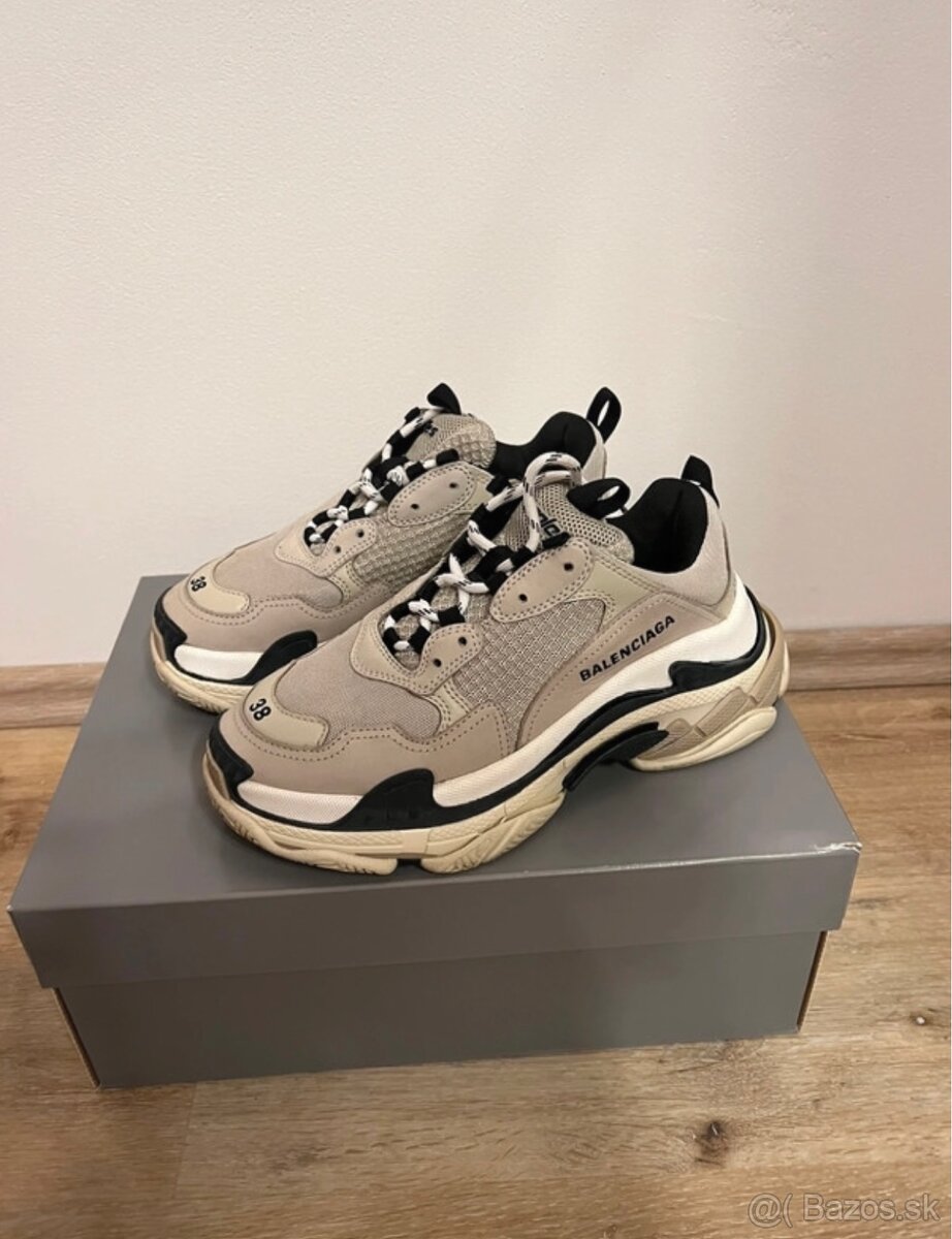 Balenciaga triple S