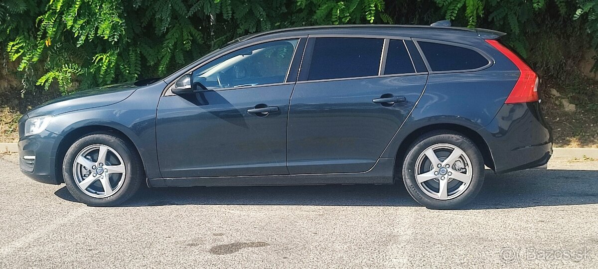 Volvo V60, 2018, 2,0 l diesel D2, 88 kW, 213000km, navi
