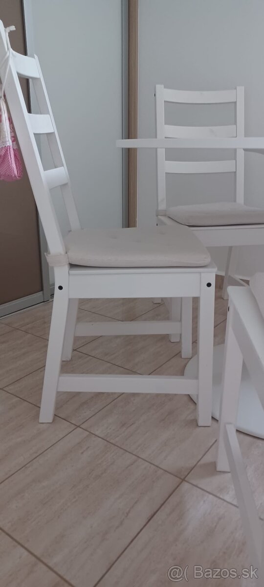 Predám 4 ks stoličky biele IKEA, vo veľmi dobrom stave, nepo