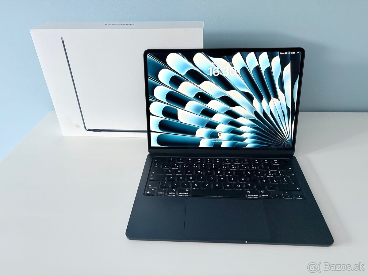 MacBook Air M3 16GB 512GB Midnight