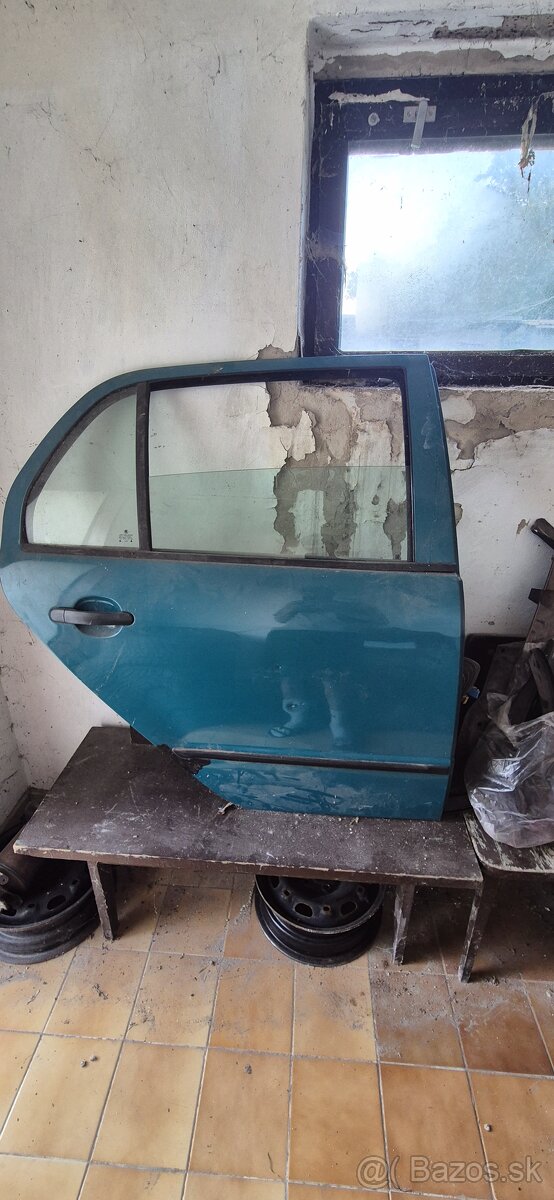 Predám zadné práve dvere fabia 1 combi v