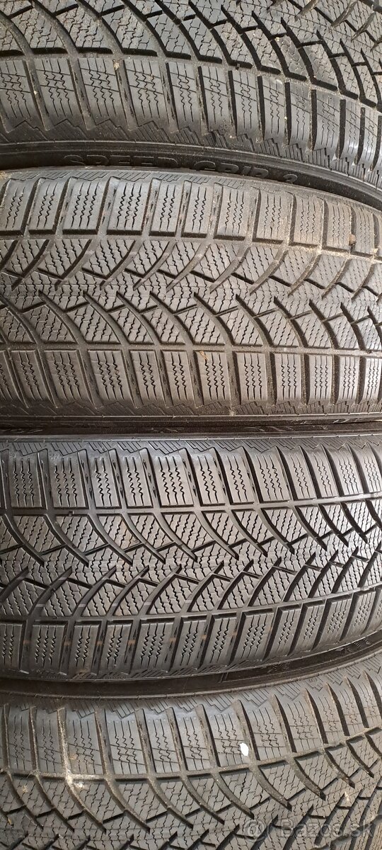 Predám 4ks pekné zimné 195/55r20-95H Semperit