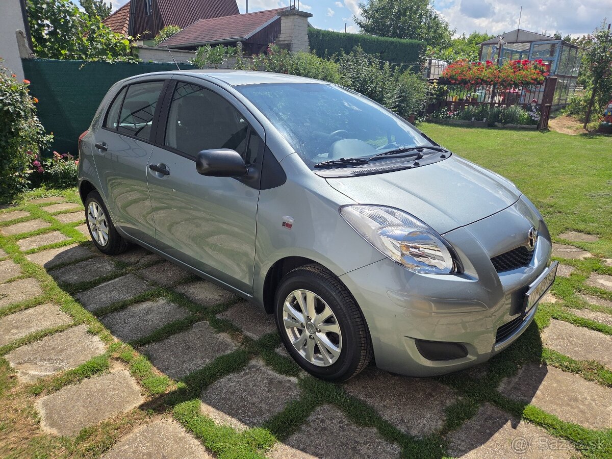 Predám Toyota Yaris 1.0 benzín
