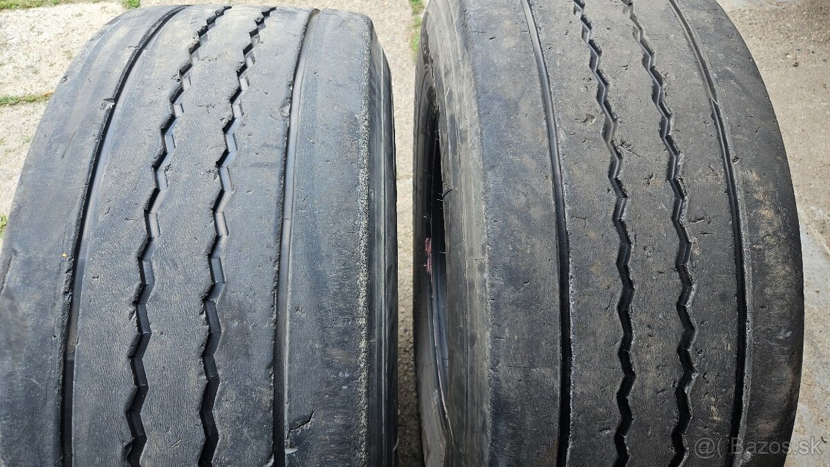 Predam 2 ks navesove pneu 385/65R22,5 matador