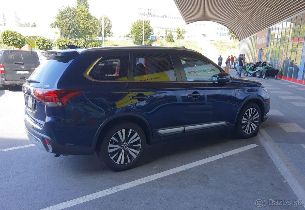 Mitsubishi Outlander 2MIVEC Intense4WD CVT 7miest+tažné-2020
