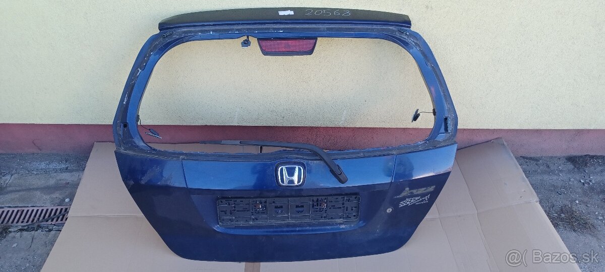 Honda Jazz zadna kapota