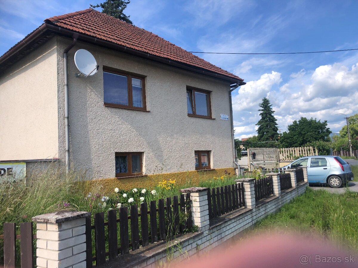 Predám 5-izbový rodinný dom v Očovej