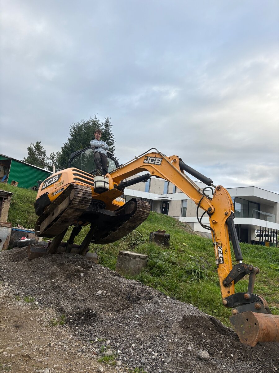 JCB 8061 cts