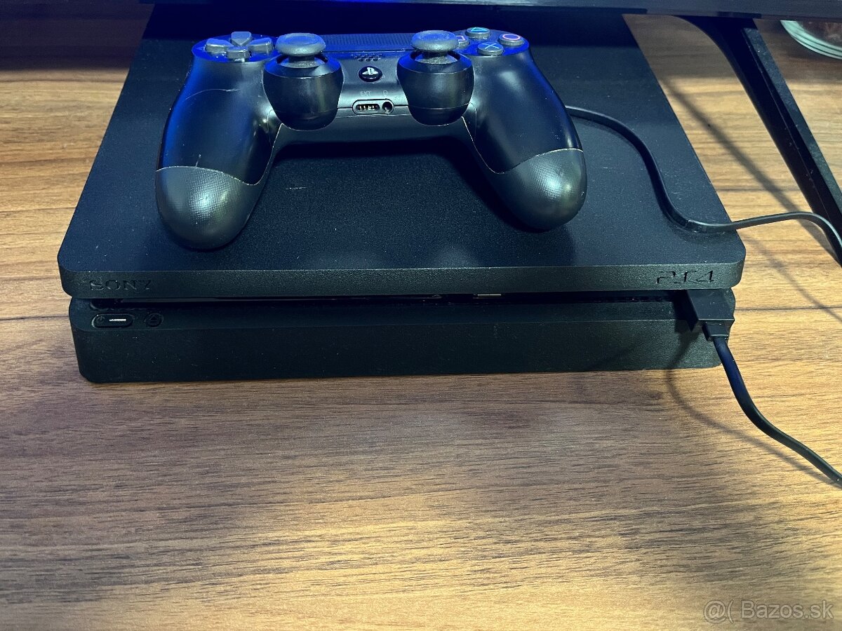 Predám PS4 Slim (500 GB)+ hra GTA 5