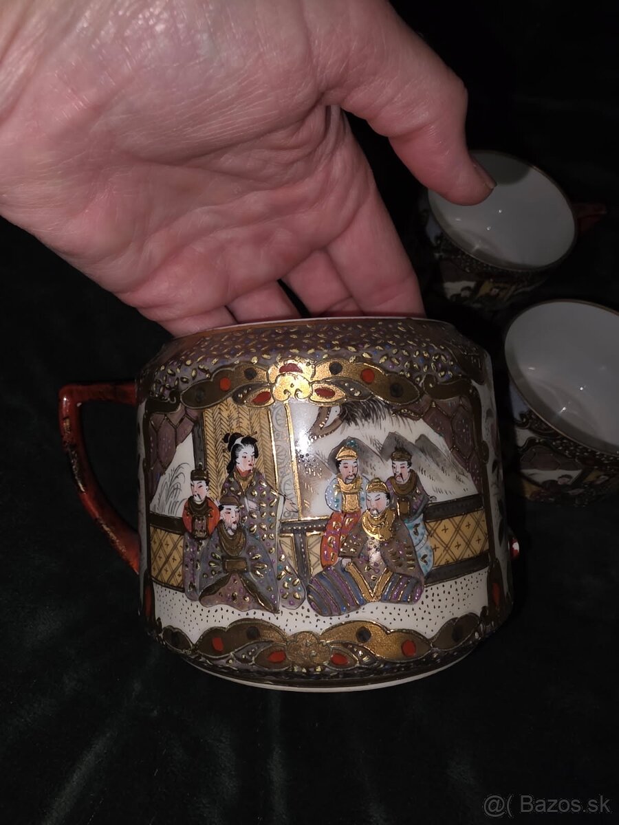 Starožitný japonský porcelán