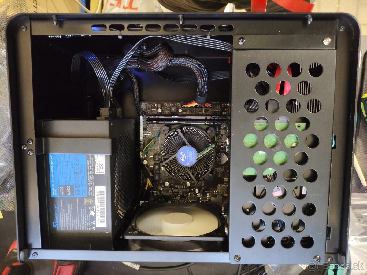 Kompaktny počítač