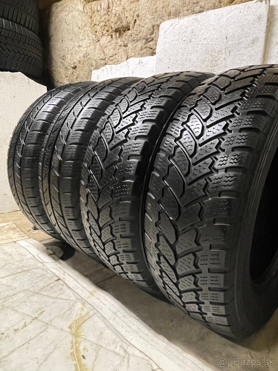 2022 zimné 215/65 R16C