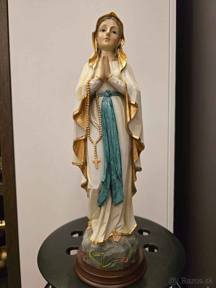 Madona socha polychromaticka uprava