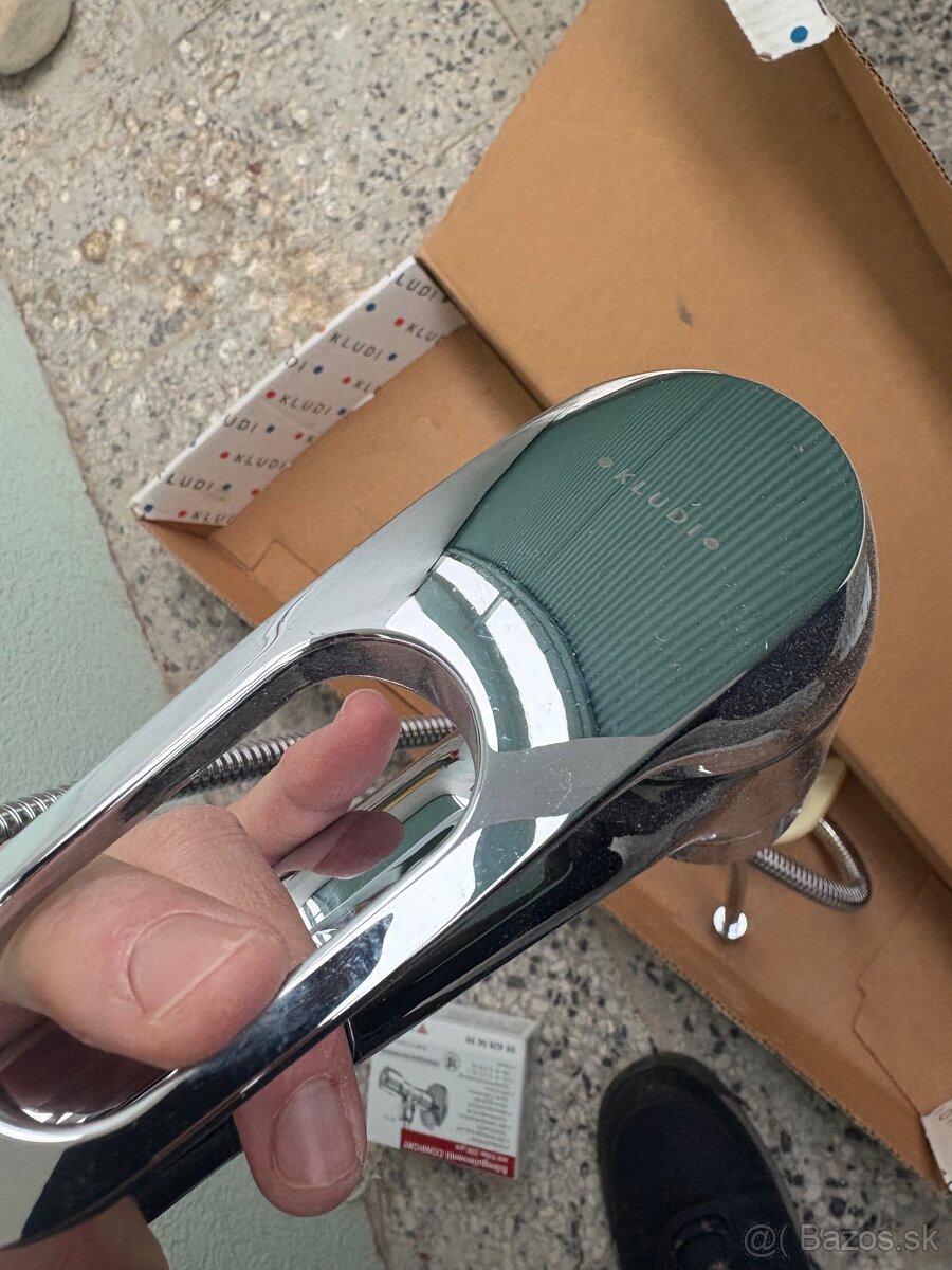 Predam bateriu na drez