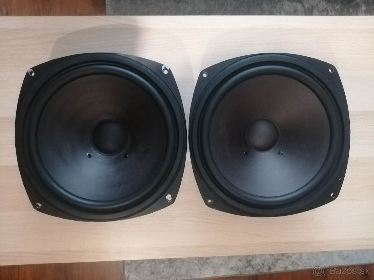 Basove reproduktory-Tesla-ARN-8604