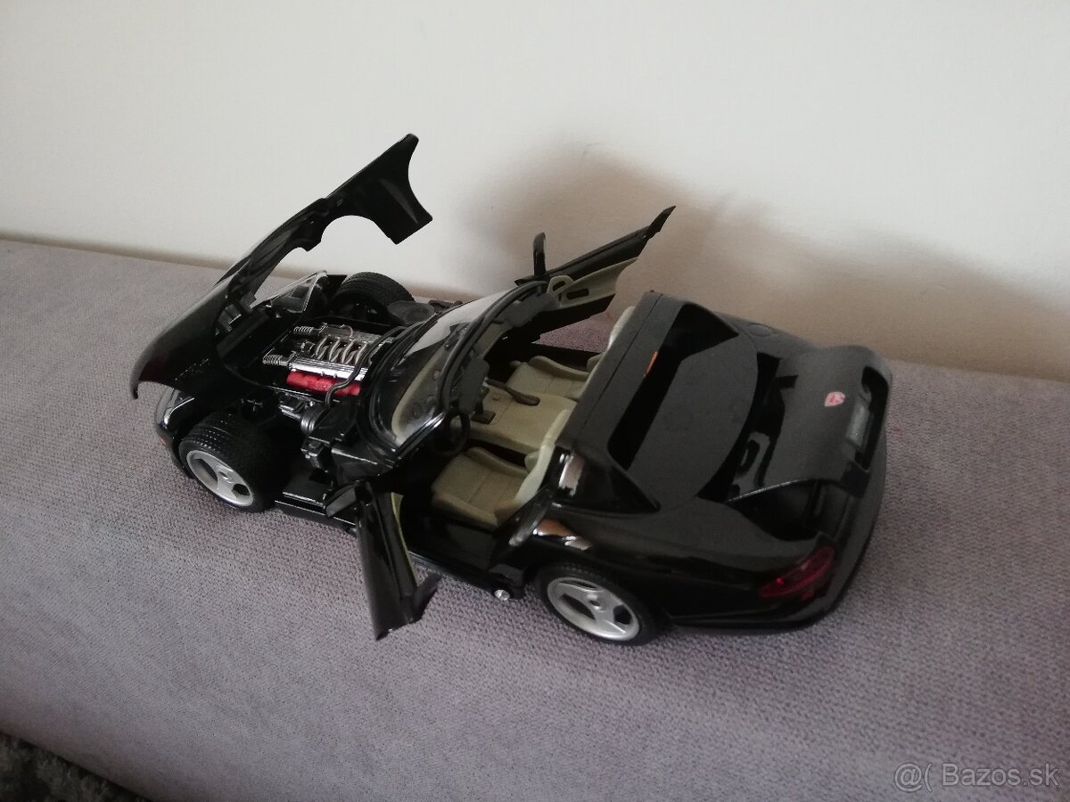 1:18 DODGE Viper Bburago