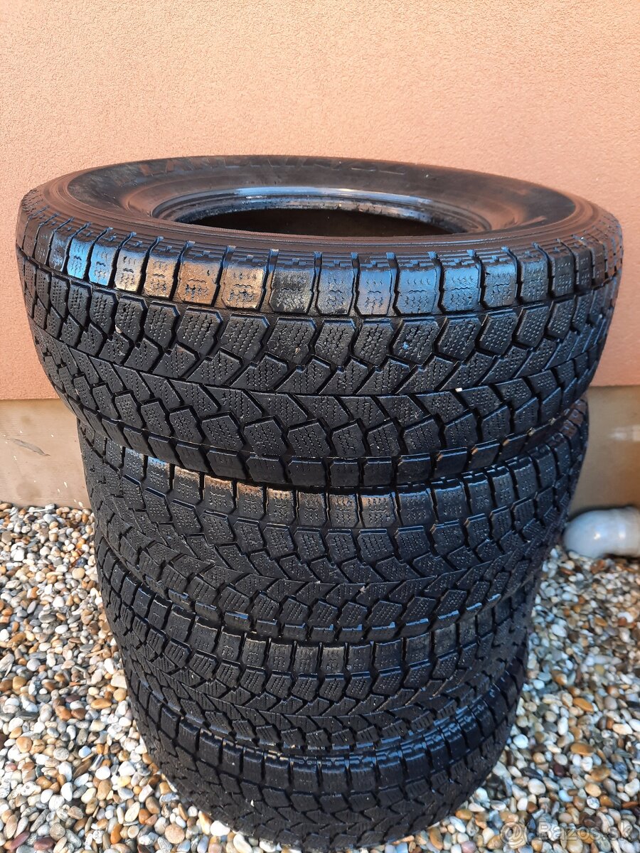 Predám 265/70 r16